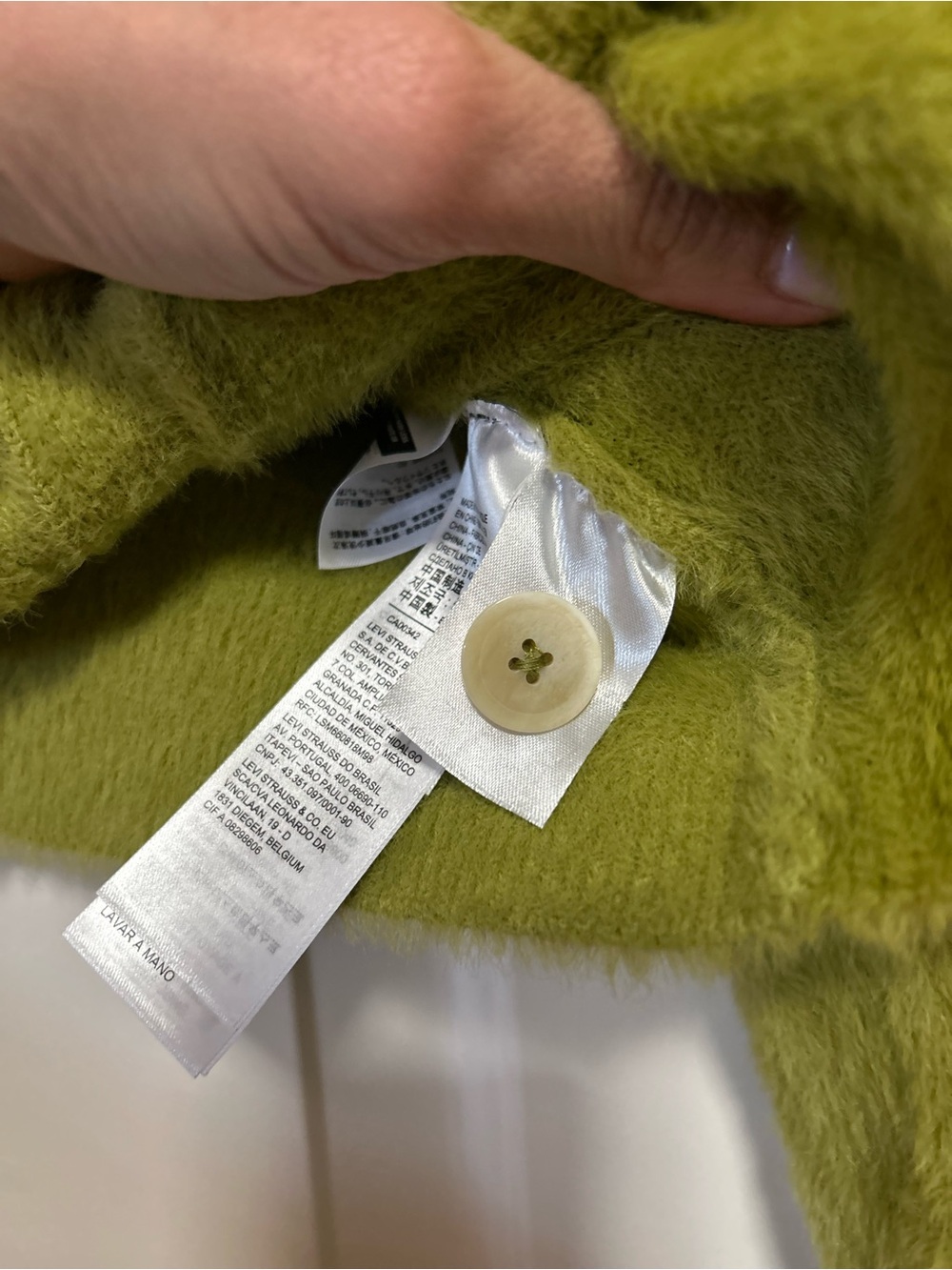 Never worn! 🌼🍋🟩Levi's Lime Green ‘Hippie Days’ Fuzzy V-Neck Cardigan🍋🟩🌼 - Picture 14 of 14